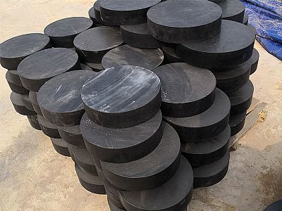 磐石市板式橡胶支座由若干层橡胶片与薄钢板经加压硫化